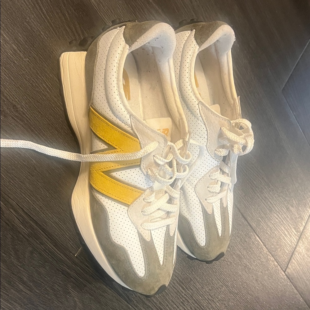 New Balance 327 - Picture 2 of 4